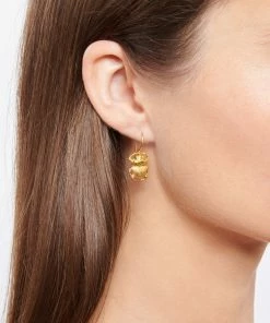 Claris Virot Boucle D'oreille Cléo Scarabée Doré (vendue à L'unité) 7 Claris Virot Boucle D'oreille Cléo Scarabée Doré (vendue à L'unité) -Boutique Gigi Clozeau clari look20220103 22 1
