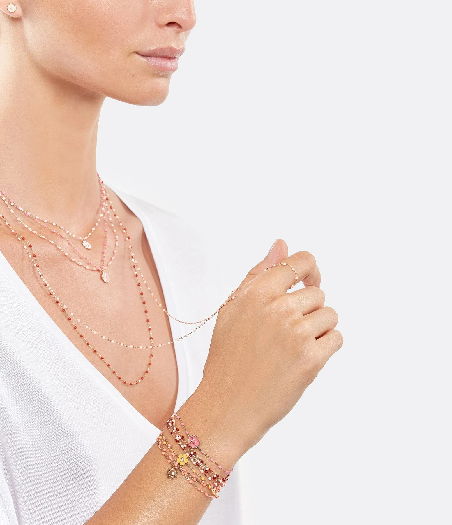 GIGI CLOZEAU Bracelet Perles Résine Fleur Diamant Or Jaune 6 GIGI CLOZEAU Bracelet Perles Résine Fleur Diamant Or Jaune – Image 4