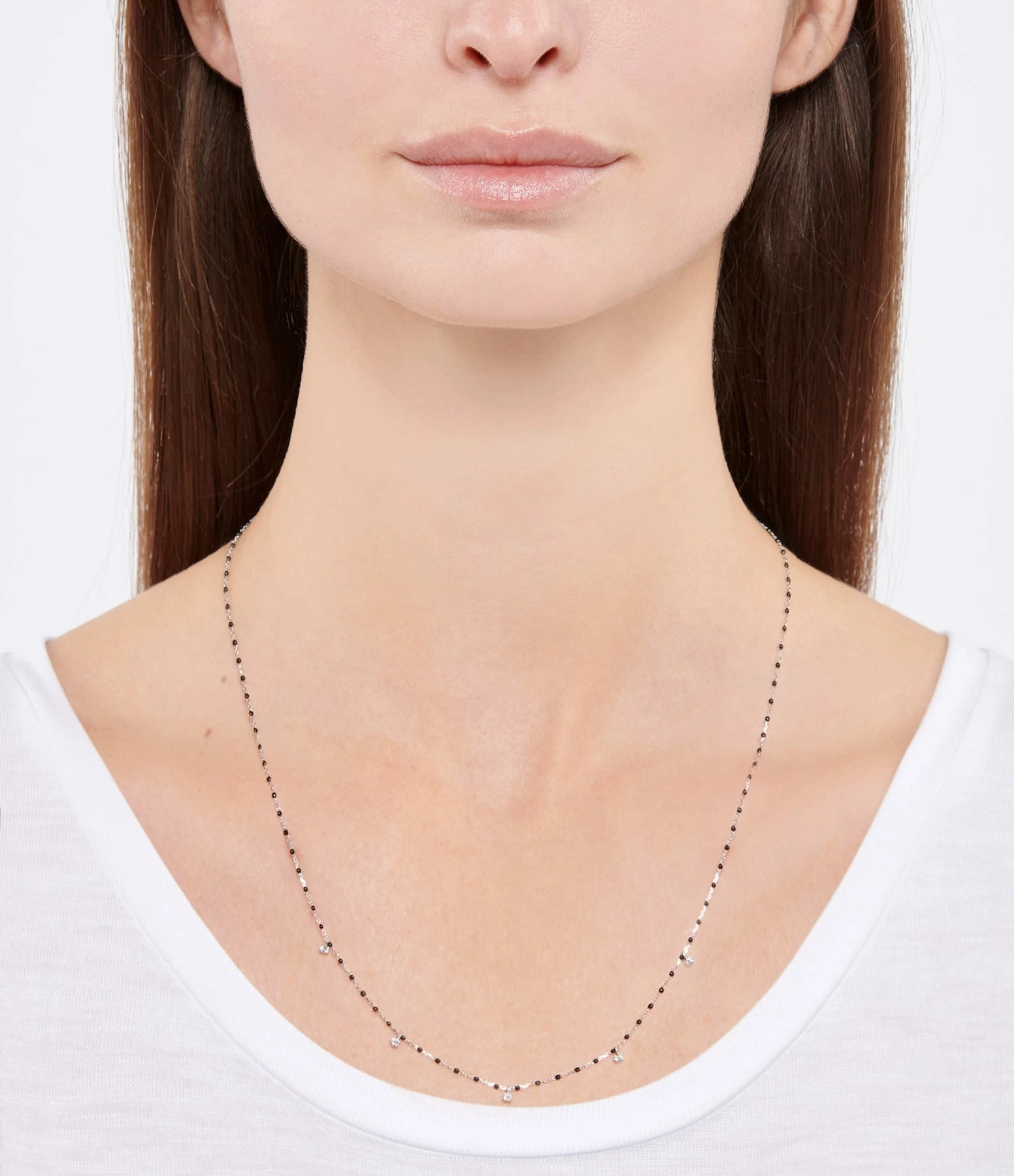 GIGI CLOZEAU Collier 5 Diamants Mini Perles Résine Or 9 GIGI CLOZEAU Collier 5 Diamants Mini Perles Résine Or – Image 7