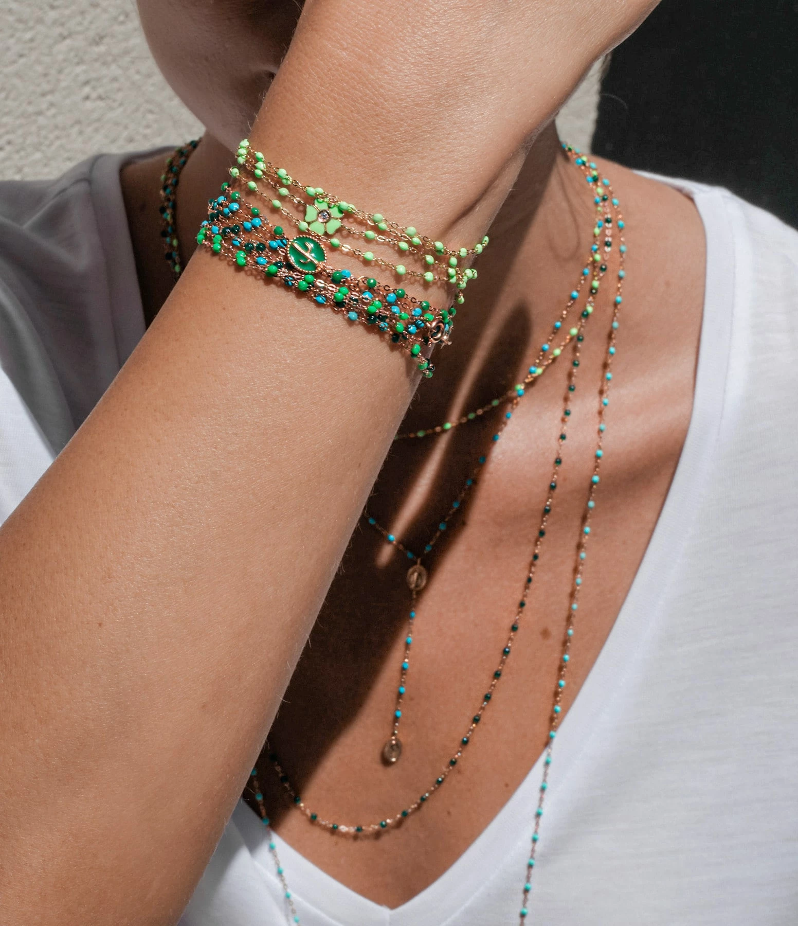 GIGI CLOZEAU Bracelet Mini Perles Résine Lucky Cœur Or Rose 9 GIGI CLOZEAU Bracelet Mini Perles Résine Lucky Cœur Or Rose – Image 7