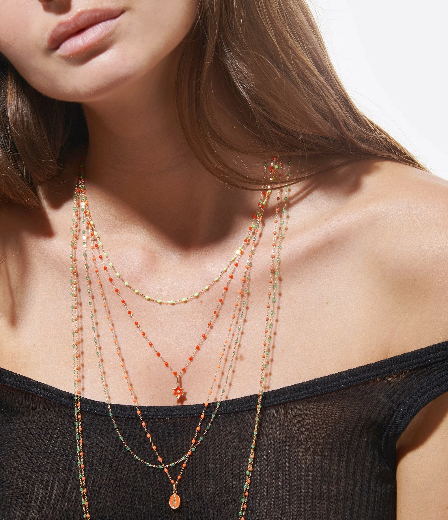 GIGI CLOZEAU Pendentif Médaille Madone Résine Or 10 GIGI CLOZEAU Pendentif Médaille Madone Résine Or – Image 8