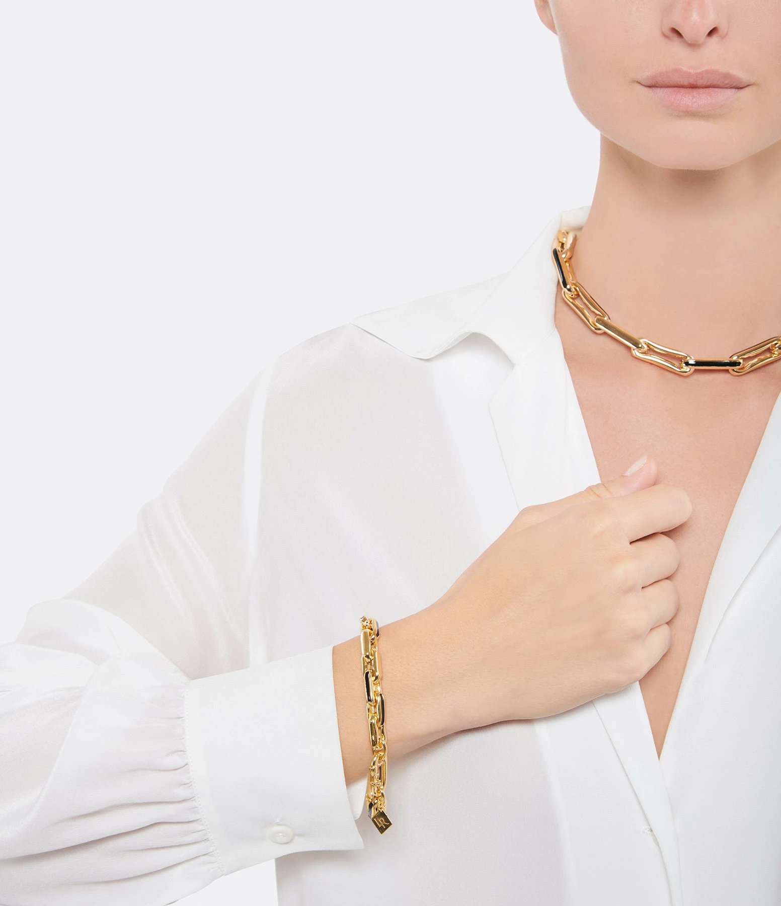 LAUREN RUBINSKI Bracelet Small Émail Noir Or Jaune 5 LAUREN RUBINSKI Bracelet Small Émail Noir Or Jaune – Image 3