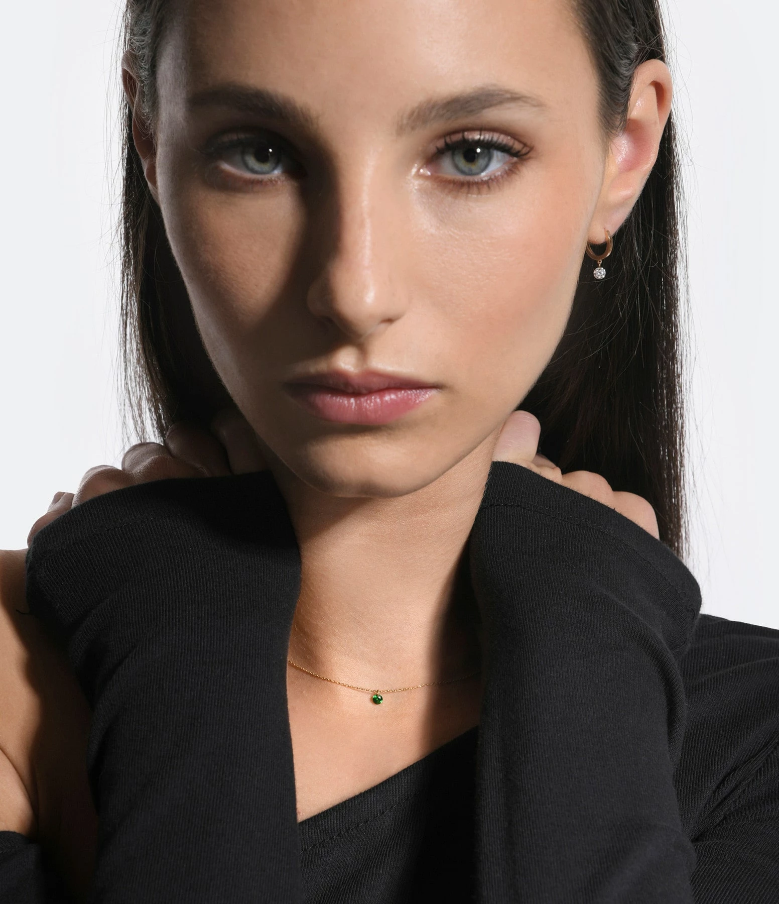 LA BRUNE & LA BLONDE Collier Mini Confetti Tsavorite Or Jaune – Image 4