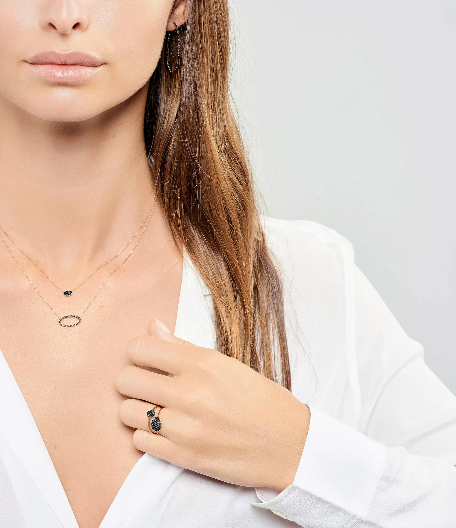 Ginette NY Bague Ever Mini Disc Or Rose Diamants Noirs – Image 2